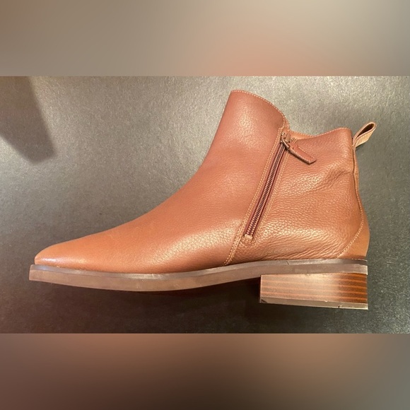 Cole Haan River W26414 Boots Women’s Tan Leather Ankle Chelsea Bootie Size 11B - Picture 3 of 10